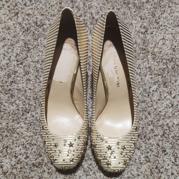 Gianni Bini Gold Studded Platform Heels - Picture 3 of 7